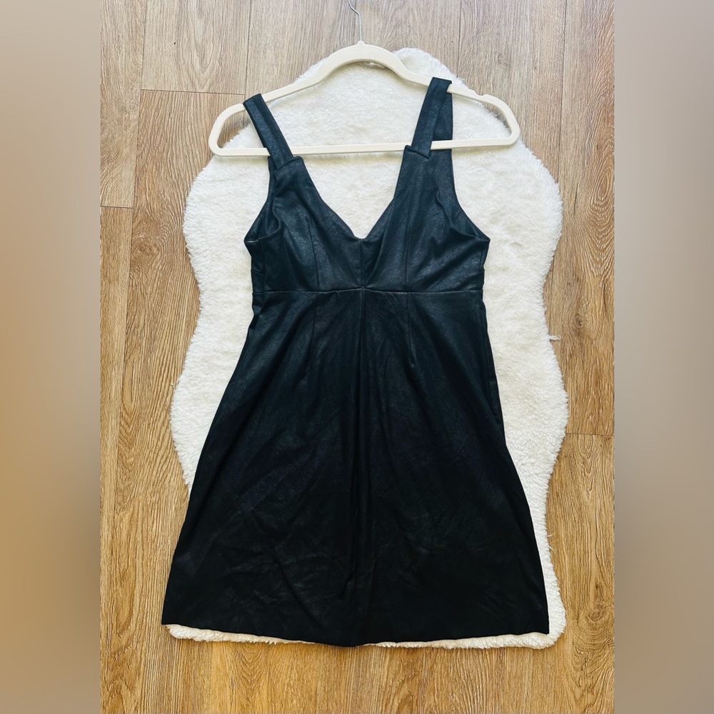 Wild Fable Black Sleeveless V-Neck Sheath Mini Dress - Picture 7 of 7